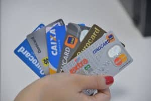 Conheça as principais diferenças entre o cartão consignado e o cartão de crédito!